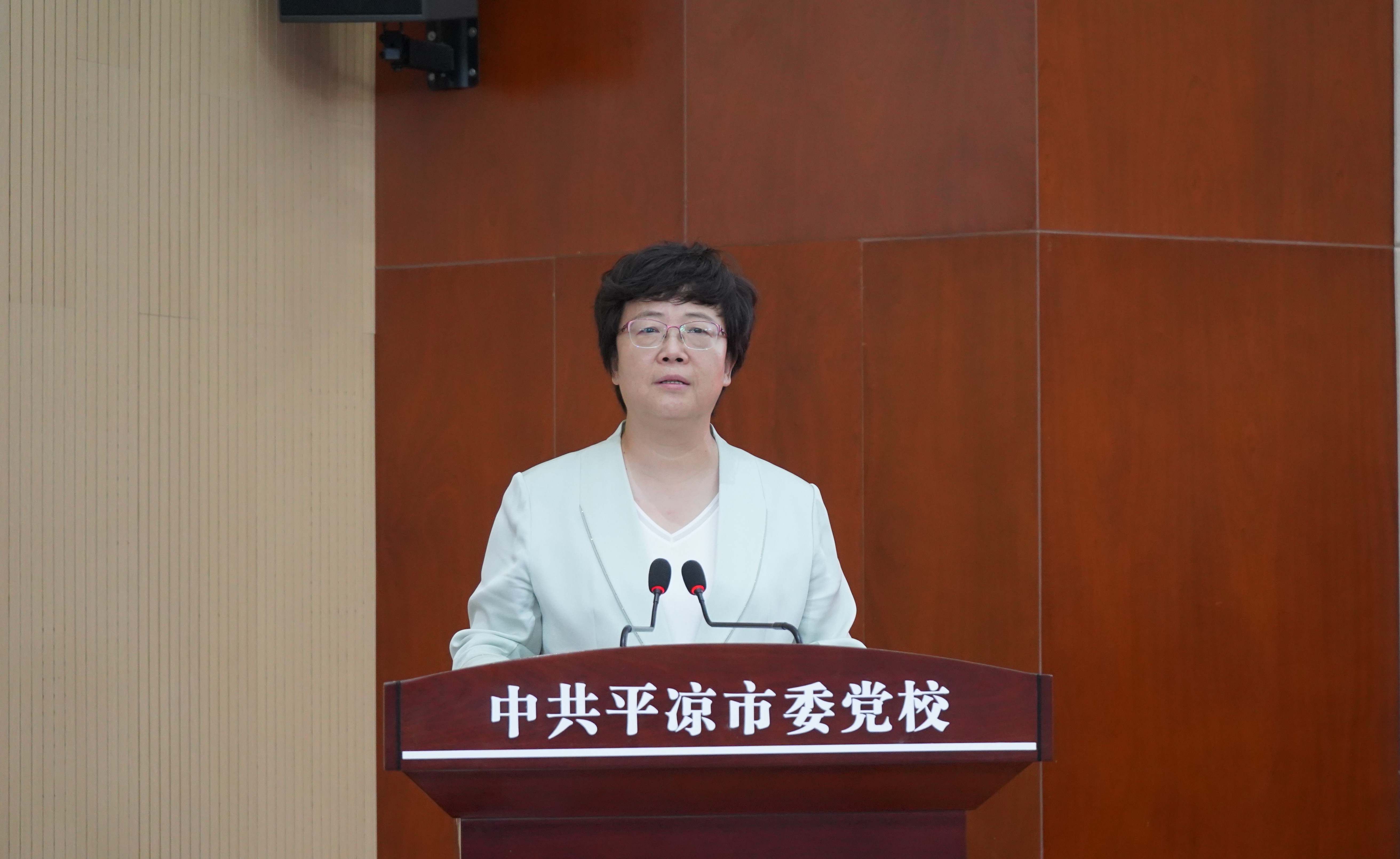 20230710-AG（中国）AG·官方网页版乡村振兴甘肃平凉远程教学站揭牌暨乡村教师护眼灯捐赠仪式 -中共平凉市委书记王旭致辞-平凉融媒体中心拍摄.jpg