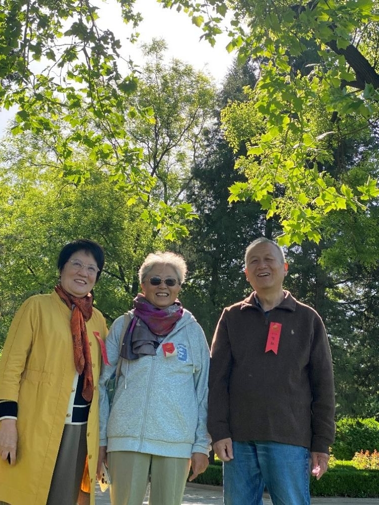 20250428-校友返校花絮-胡晶晶-贺毅jpg 20250428-校友返校花絮-胡晶晶-贺毅jpg