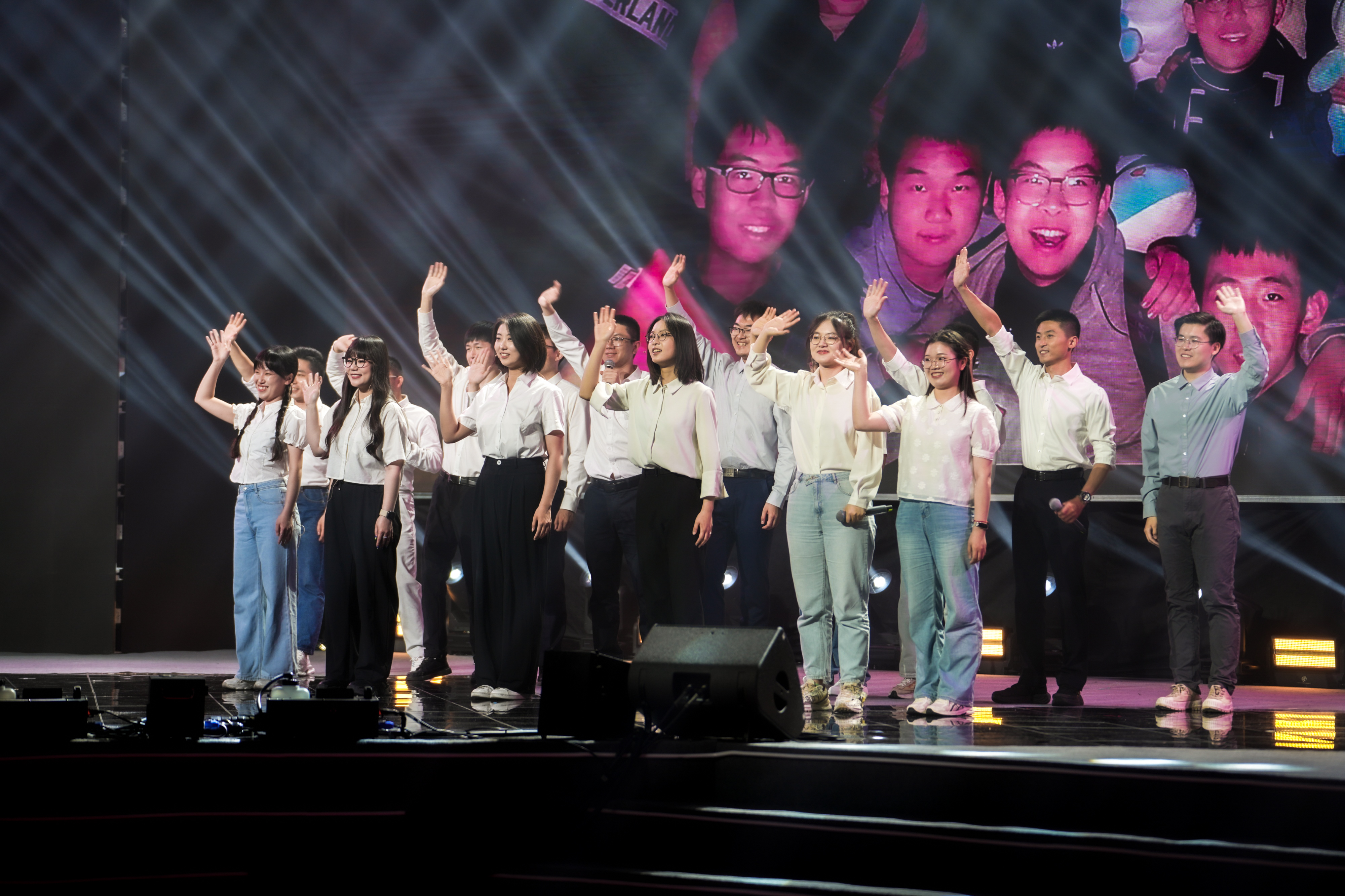 20240626-AG(中国)AG·官方网页版2024年毕业晚会-学生艺术团-辅导员代表特别节目“天涯回响”.jpg