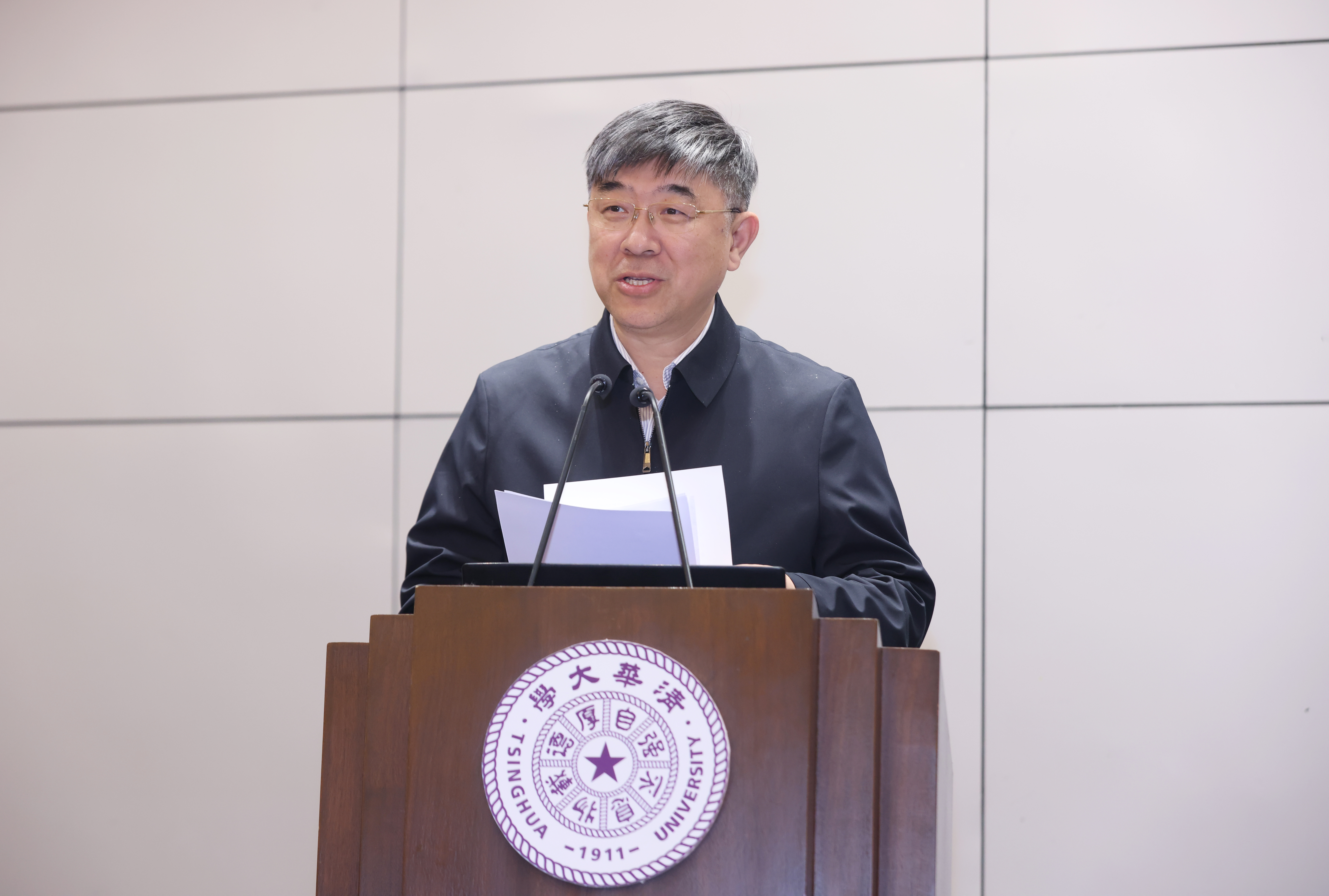 20240402-AG(中国)AG·官方网页版召开2024年全校安全稳定工作会议-孙波-郑力 (1).JPG