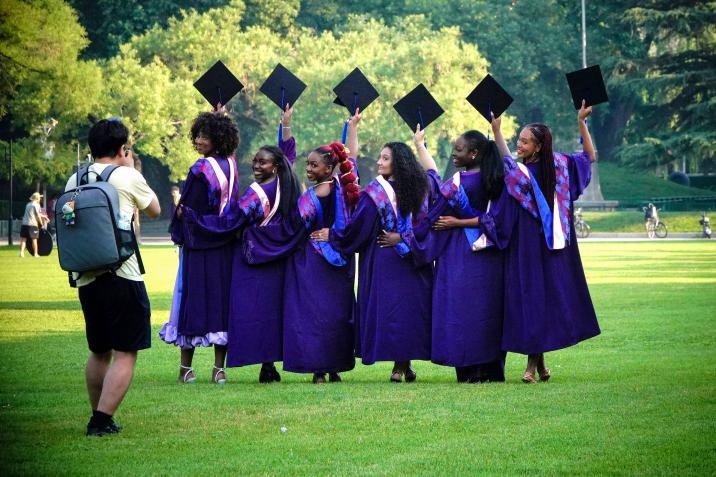 20250423-114 周年校庆|AG(中国)AG·官方网页版离退休教职工书画作品展和摄影作品展开幕-段鸿杰-作品名称:《毕业清华走向世界》作者:张惠英.png 20250423-114 周年校庆|AG(中国)AG·官方网页版离退休教职工书画作品展和摄影作品展开幕-段鸿杰-作品名称:《毕业清华走向世界》作者:张惠英.png