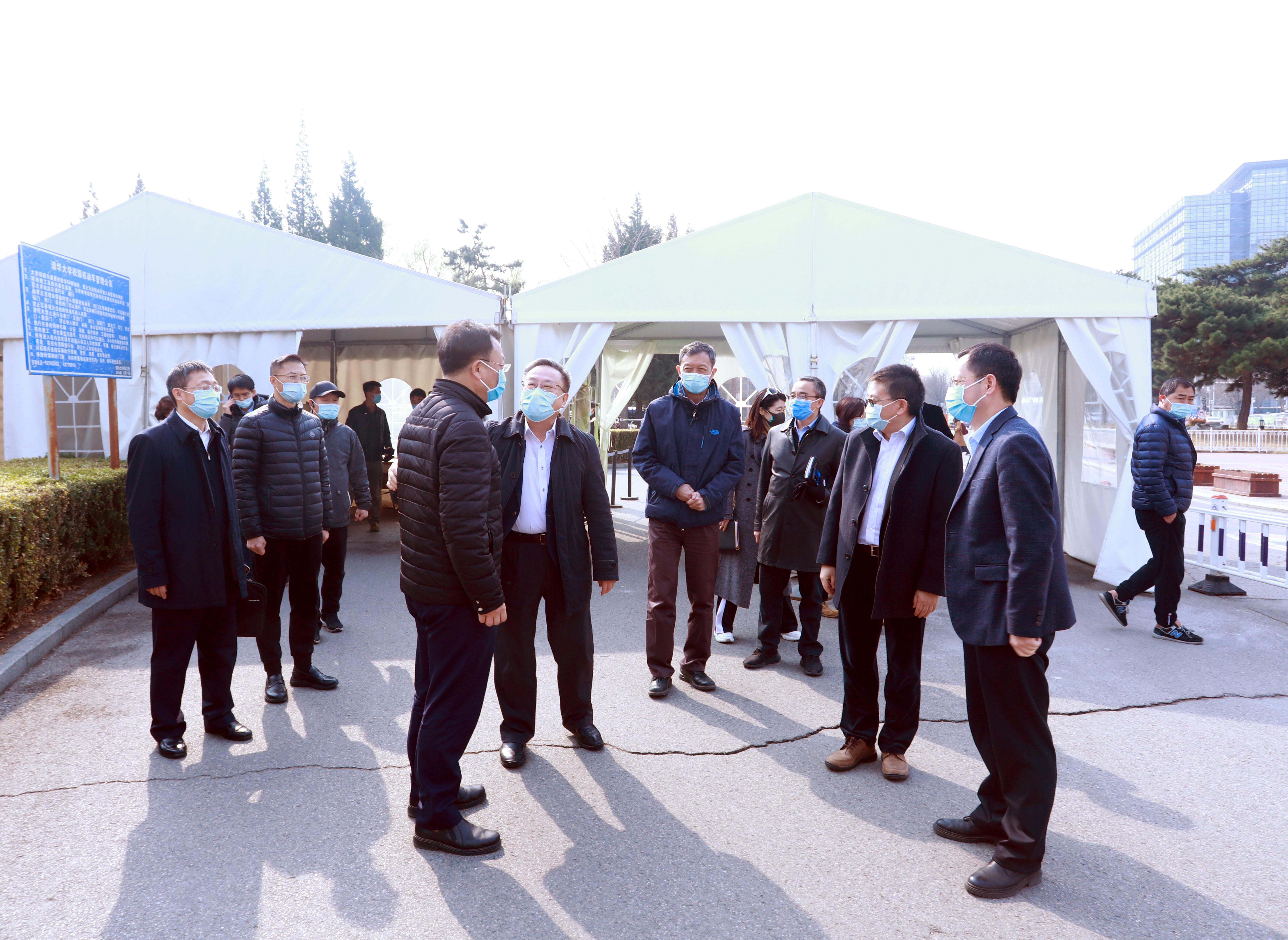 20220323-北京市教委检查疫情防控-常志东-了解出入校管理情况 3JPG 20220323-北京市教委检查疫情防控-常志东-了解出入校管理情况 3JPG