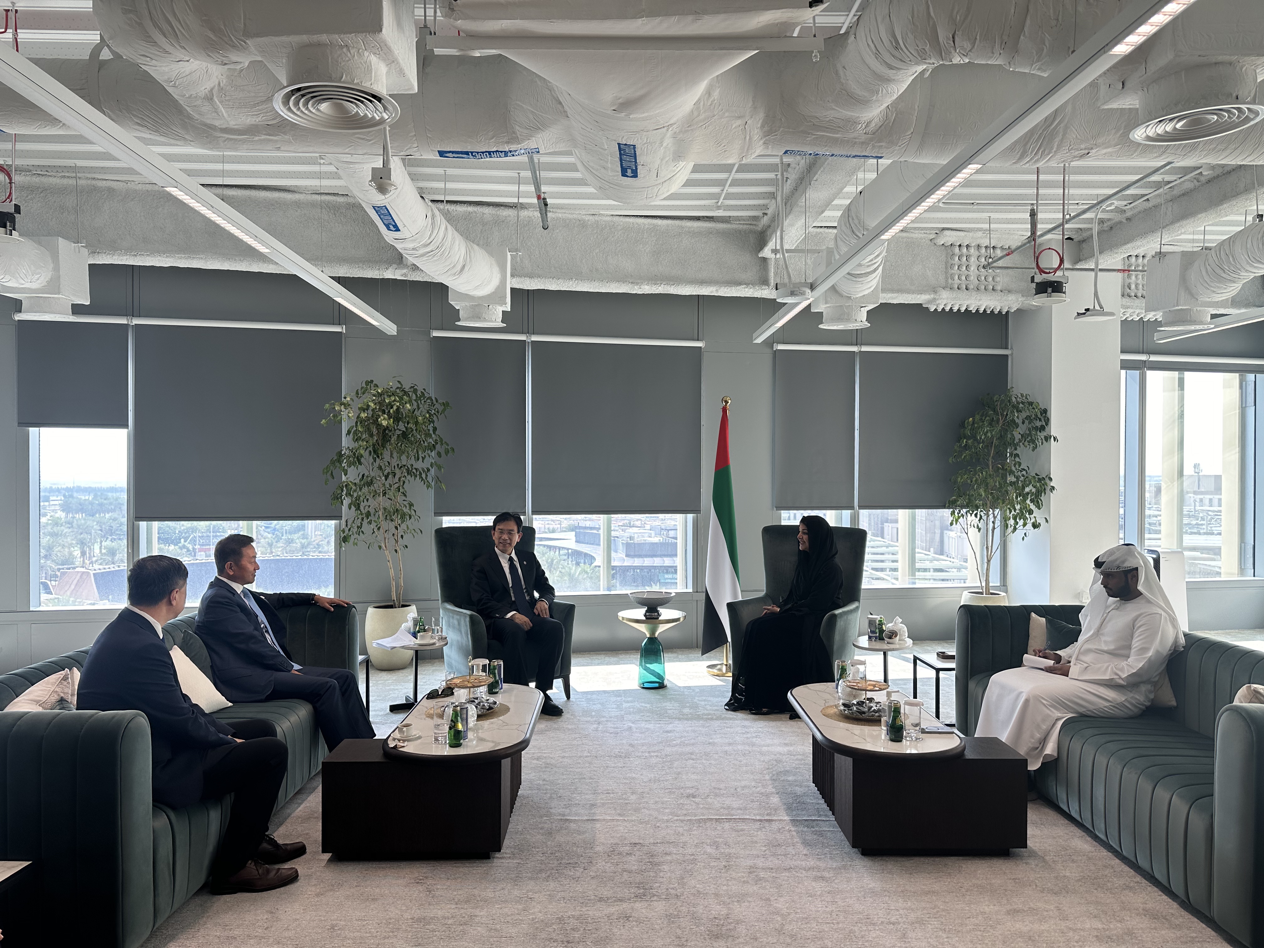 20250114-李路明校长会见阿联酋国际合作国务部长-会谈现场-吴泽邦(发新闻时,请剪成校长与部长二人).jpg