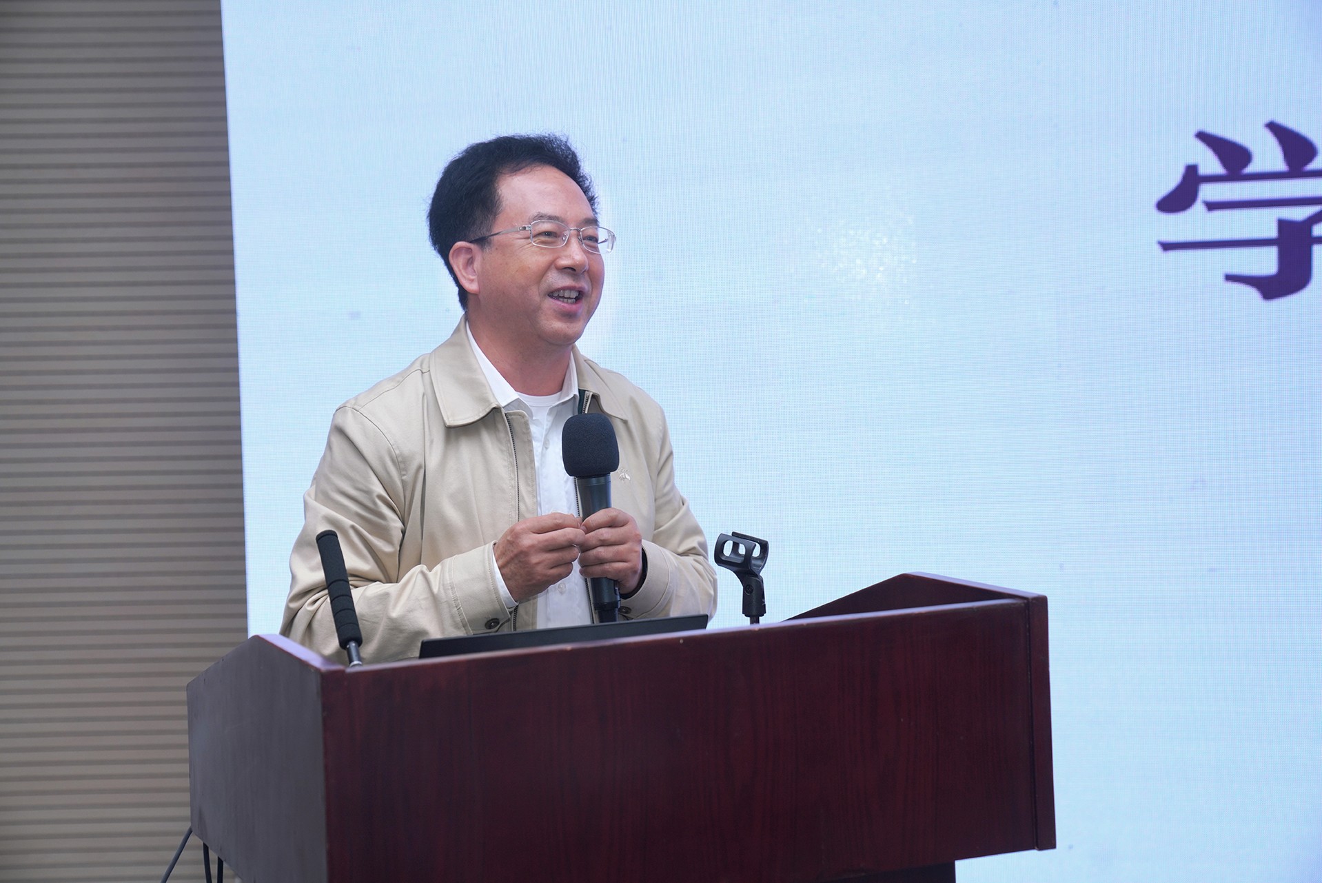 20221031-青年论坛-曹庆庆-1-1-1 9 (2).jpg