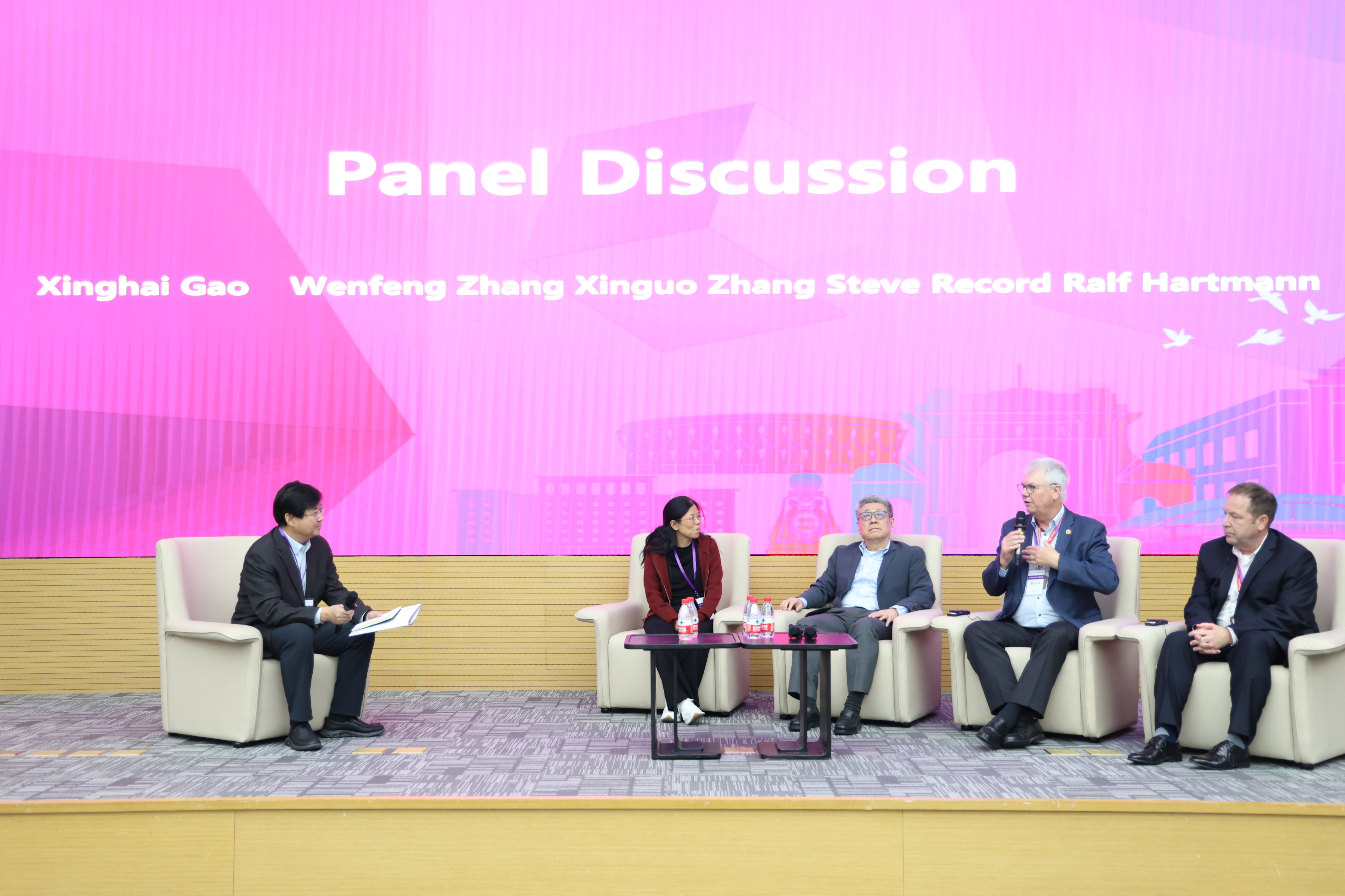 20251010-2025年国际系统工程学会(INCOSE)北京峰会-郭孟宇-嘉宾研讨环节.JPG