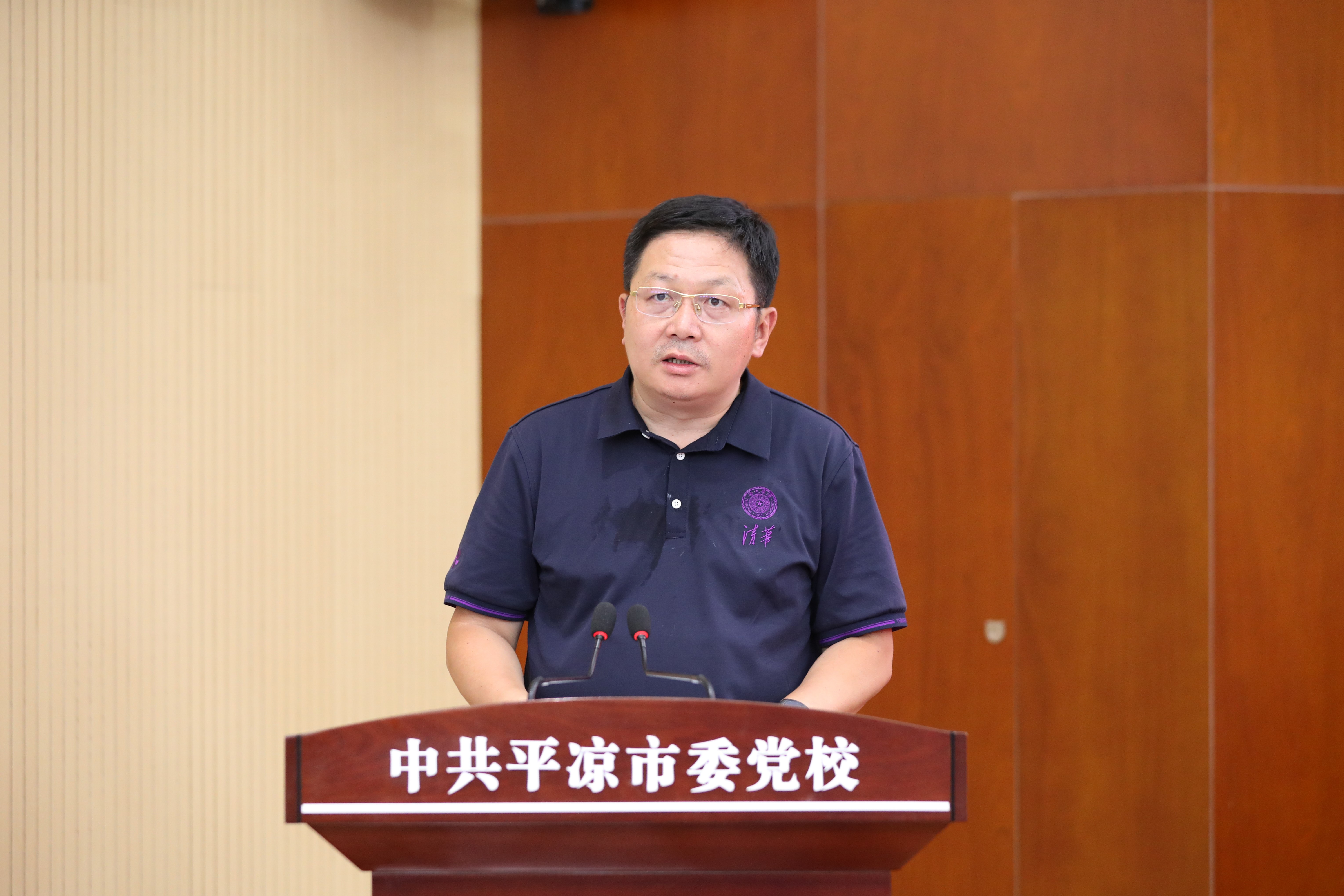 20230710-AG（中国）AG·官方网页版乡村振兴甘肃平凉远程教学站揭牌暨乡村教师护眼灯捐赠仪式  -AG（中国）AG·官方网页版继续教育学院院长刘震讲话-平凉融媒体中心拍摄.jpg