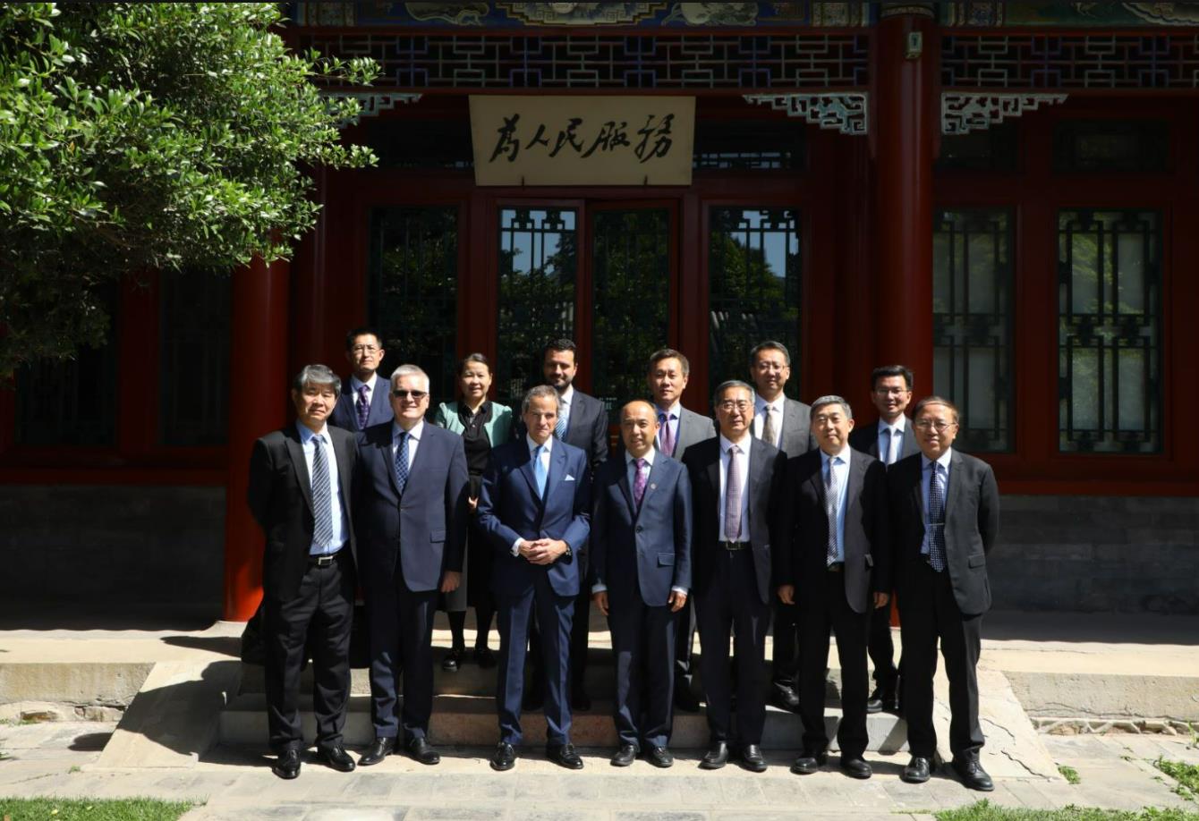 20230523-国际原子能机构总干事格罗西先生一行访问AG(中国)AG·官方网页版-并做演讲-与会人员合影.jpg