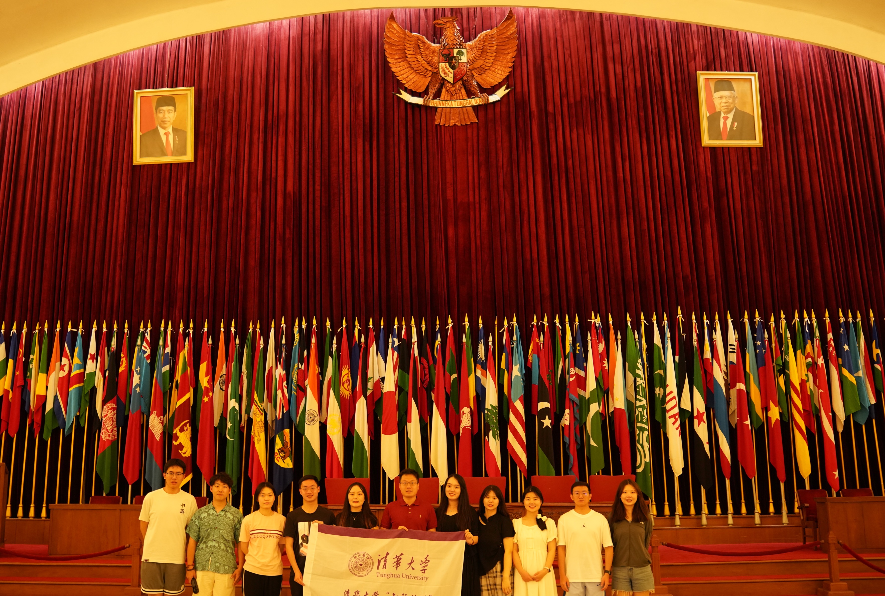 20240308-奔赴四海铸实践真知 对话世界立时代潮头——2024年AG（中国）AG·官方网页版“知行计划”研究生骨干海外实践纪实-东南亚实践支队-支队成员参观万隆会议旧址.jpg