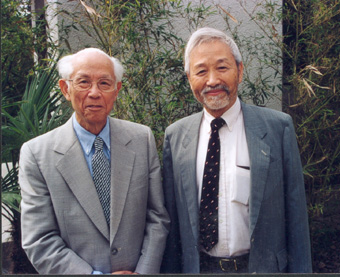 林家翘先生与谢定裕博士在一起。(郭海军 摄)