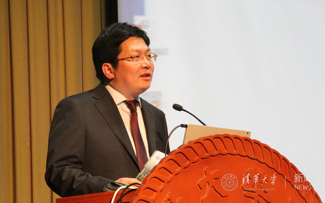 招办主任刘震主持会议